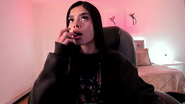 Snapshot of GuggaHell chatting on February 28, 12:39 pm GuggaHell online show from February 28, 12:39 pm