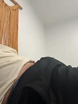 Snapshot of Damian1_ST chatting on February 18, 3:13 am Damian1 ST online show from February 18, 3:13 am