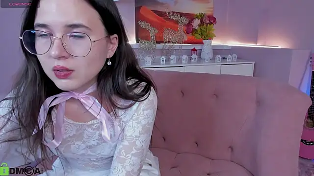 Snapshot of leylamirage chatting on February 23, 12:35 pm leylamirage online show from February 23, 12:35 pm