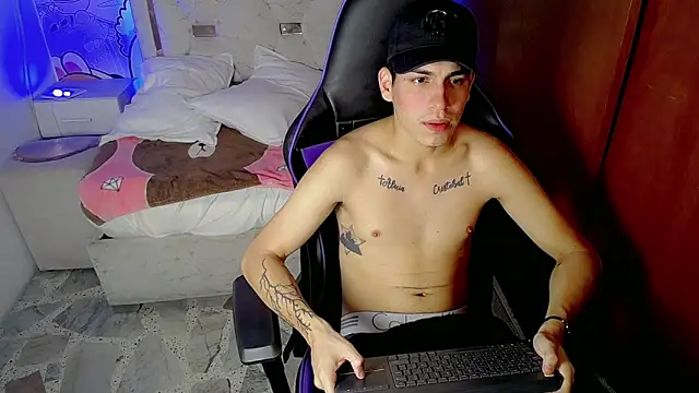 Snapshot of Bby_cash_ chatting on February 26, 8:19 pm Bby cash online show from February 26, 8:19 pm