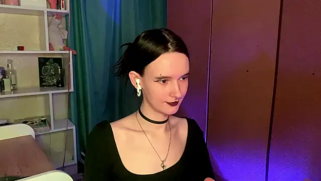 MabelDefina online show from March 14, 1:05 pm