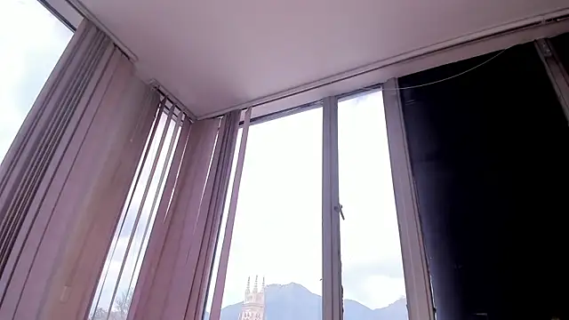 Snapshot of kendra_crow_ chatting on February 25, 6:28 pm kendra crow online show from February 25, 6:28 pm