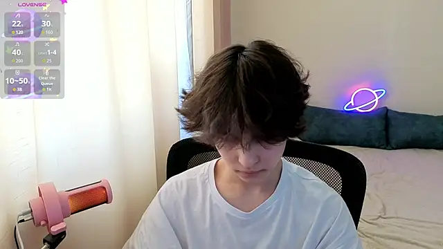  LukaHayes  online show from April 10, 2:00 pm