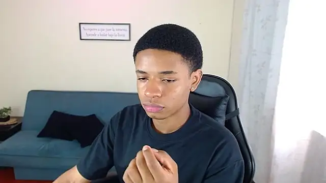 Snapshot of liiam3 chatting on February 23, 9:01 pm liiam3 online show from February 23, 9:01 pm