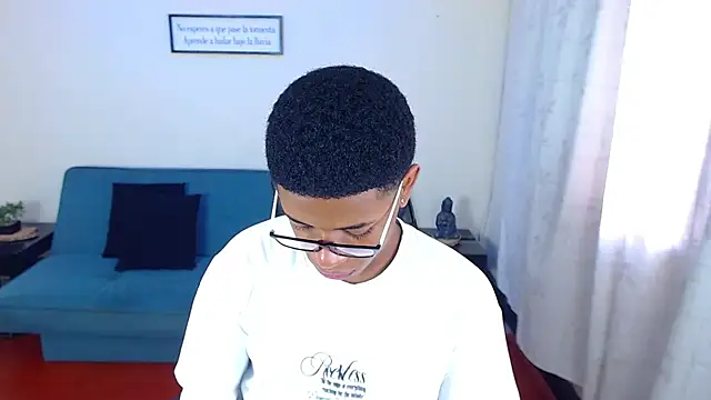 Snapshot of liiam3 chatting on February 28, 9:05 pm liiam3 online show from February 28, 9:05 pm