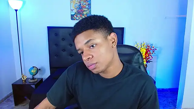 liiam3 online show from April 12, 2:11 pm