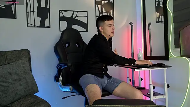 nico pelusa online show from March 27, 10:59 am