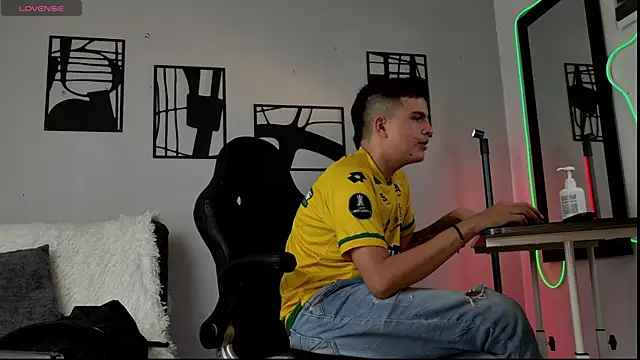 nico pelusa online show from April 13, 8:58 pm