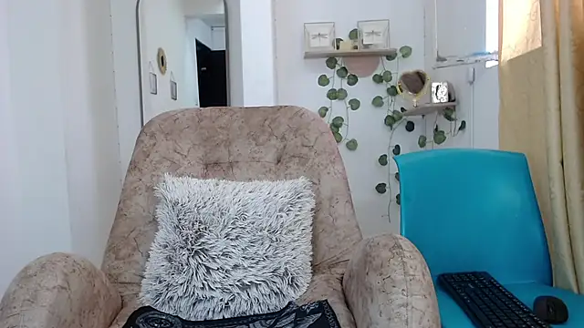 Snapshot of dark_dreams_ chatting on May 27, 7:22 pm dark dreams online show from May 27, 7:22 pm