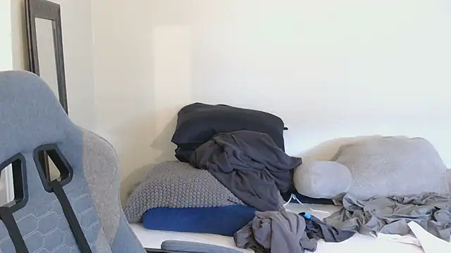 Snapshot of nigeleros chatting on February 19, 7:54 pm nigeleros online show from February 19, 7:54 pm