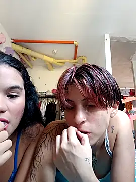 Little-Pussy19 online show from March 7, 7:11 pm