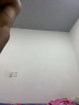 Snapshot of Thiago_ro chatting on February 18, 3:41 pm Thiago ro online show from February 18, 3:41 pm