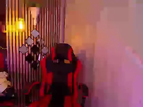 Snapshot of Aria__gold chatting on February 27, 8:31 pm Aria gold online show from February 27, 8:31 pm