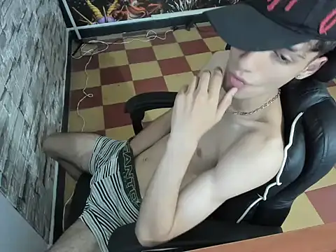 wex 077 online show from March 17, 1:43 am