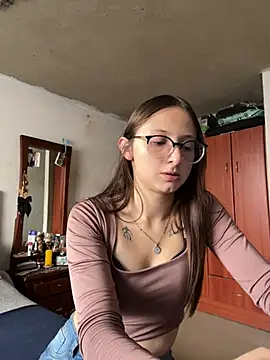 Snapshot of Aria__Rousse03 chatting on March 3, 1:50 pm Aria Rousse03 online show from March 3, 1:50 pm