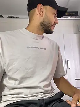 Snapshot of katasanz chatting on March 9, 12:42 pm katasanz online show from March 9, 12:42 pm