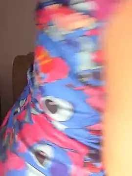 Snapshot of alysson_As chatting on August 4, 1:31 am alysson As online show from August 4, 1:31 am
