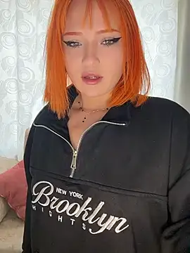Snapshot of alysson_As chatting on August 4, 7:38 pm alysson As online show from August 4, 7:38 pm