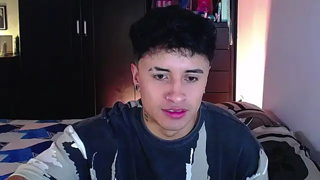 Snapshot of Jhon_Sara chatting on February 26, 3:44 pm Jhon Sara online show from February 26, 3:44 pm