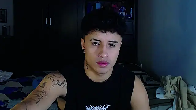 Snapshot of Jhon_Sara chatting on February 28, 11:50 pm Jhon Sara online show from February 28, 11:50 pm