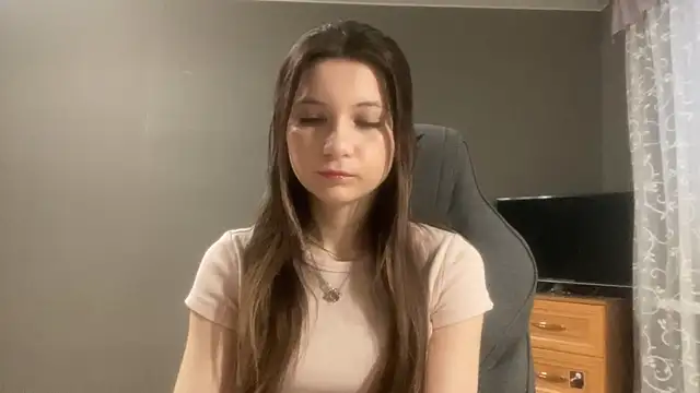 Snapshot of LunnaBliss chatting on February 19, 3:08 pm LunnaBliss online show from February 19, 3:08 pm