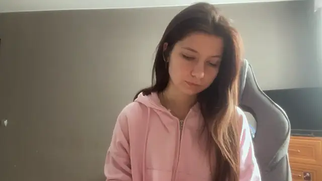 Snapshot of LunnaBliss chatting on February 26, 8:13 am LunnaBliss online show from February 26, 8:13 am