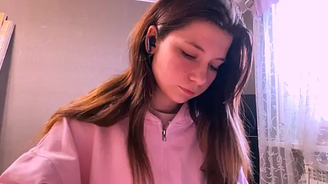 LunnaBliss online show from April 10, 2:33 pm