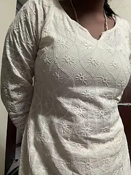 meenu cuties online show from March 19, 1:15 pm