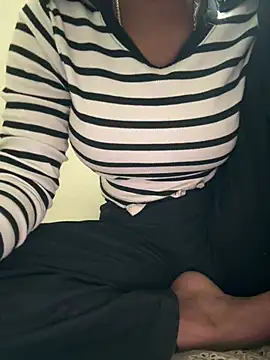 meenu cuties online show from March 22, 2:20 pm