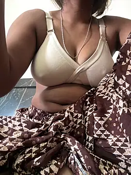 Snapshot of meenu_cuties chatting on May 1, 5:01 am meenu cuties online show from May 1, 5:01 am