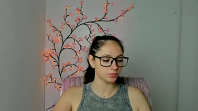 KissMeJulia online show from June 16, 11:13 am