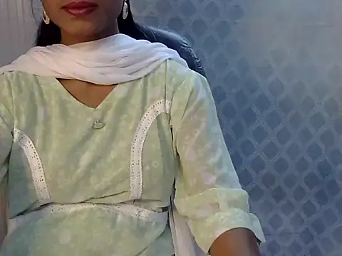 Snapshot of Muskan_N chatting on February 26, 7:40 am Muskan N online show from February 26, 7:40 am