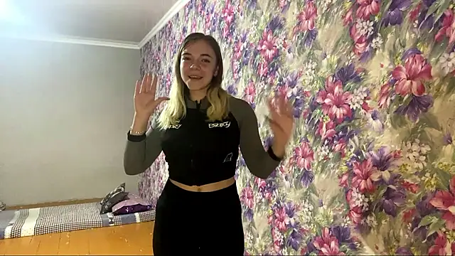 Snapshot of StephanieMarin chatting on February 21, 2:40 pm StephanieMarin online show from February 21, 2:40 pm