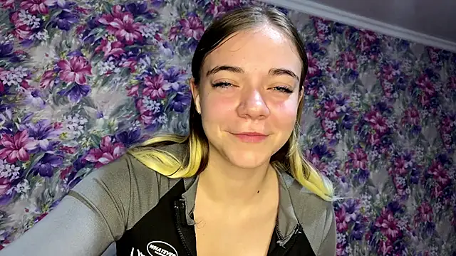 Snapshot of StephanieMarin chatting on February 28, 1:45 pm StephanieMarin online show from February 28, 1:45 pm