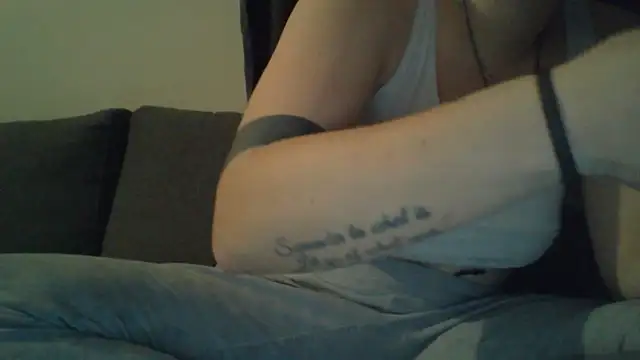 Snapshot of Geileboef28 chatting on February 23, 8:50 pm Geileboef28 online show from February 23, 8:50 pm