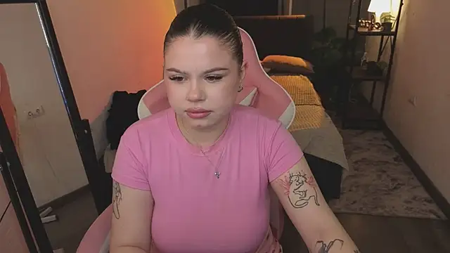 Snapshot of Monica_Dacher chatting on February 27, 8:53 pm Monica Dacher online show from February 27, 8:53 pm