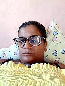 Snapshot of indianstrawberrylips4u chatting on February 21, 9:32 am indianstrawberrylips4u online show from February 21, 9:32 am