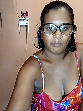 indianstrawberrylips4u online show from April 11, 9:19 pm