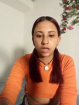 Snapshot of MiaBloom19 chatting on February 20, 4:31 am MiaBloom19 online show from February 20, 4:31 am