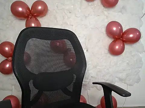 Snapshot of Cute_Liza0 chatting on February 24, 1:53 pm Cute Liza0 online show from February 24, 1:53 pm