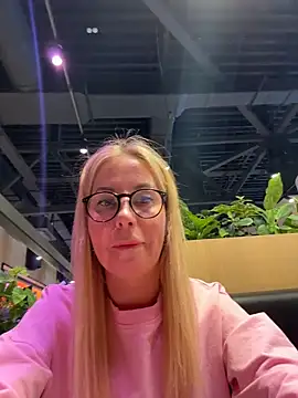 LisaMurr online show from February 19, 11:28 am