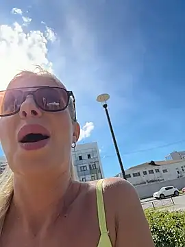 LisaMurr online show from June 3, 12:41 pm