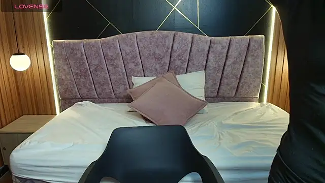 MoriahStorm online show from March 17, 12:52 pm