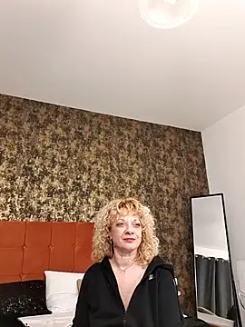 LaireeFelini online show from February 22, 7:34 pm