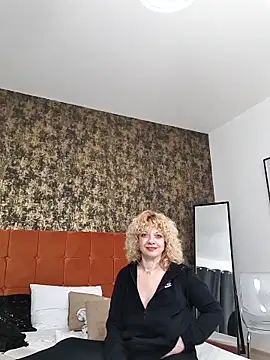 LaireeFelini online show from February 23, 7:11 pm