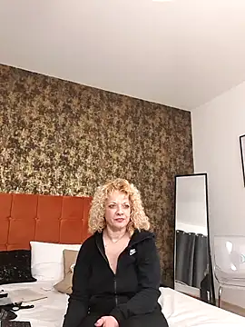 LaireeFelini online show from February 27, 7:58 pm