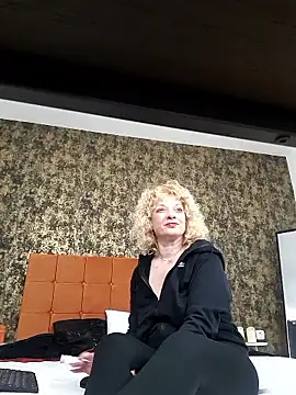 LaireeFelini online show from February 28, 7:59 pm