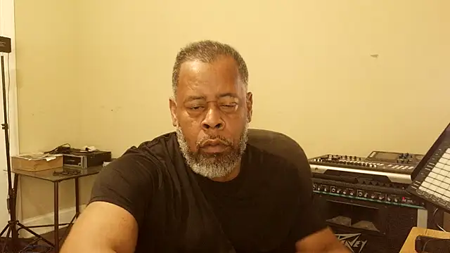 Cleozevo1961 online show from April 10, 3:06 pm