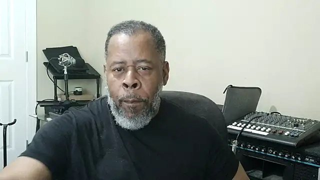 Cleozevo1961 online show from April 16, 3:24 pm