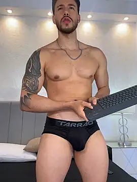 Snapshot of evans_campbell1 chatting on February 21, 12:22 am evans campbell1 online show from February 21, 12:22 am